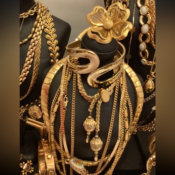 ⚜️ 5 LB Jewelry Mystery Box | Vtg | Boho Statement| Wearable & Craft Pieces ⚜️ - Picture 9 of 10